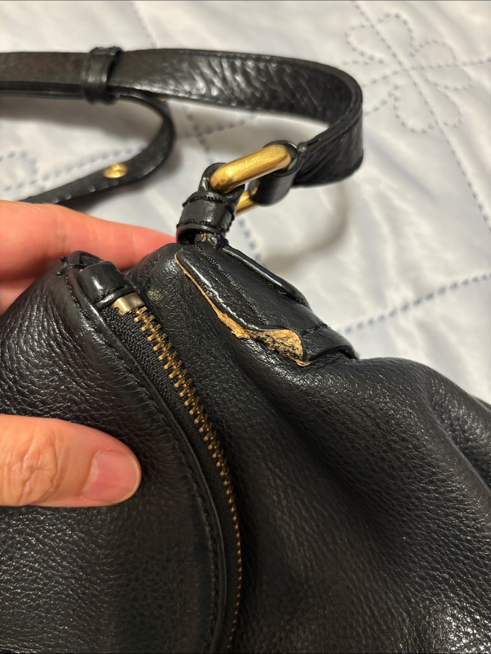 Marc Jacobs Black Leather Shoulder Bag with Gold Plaque - Picture 5 of 11